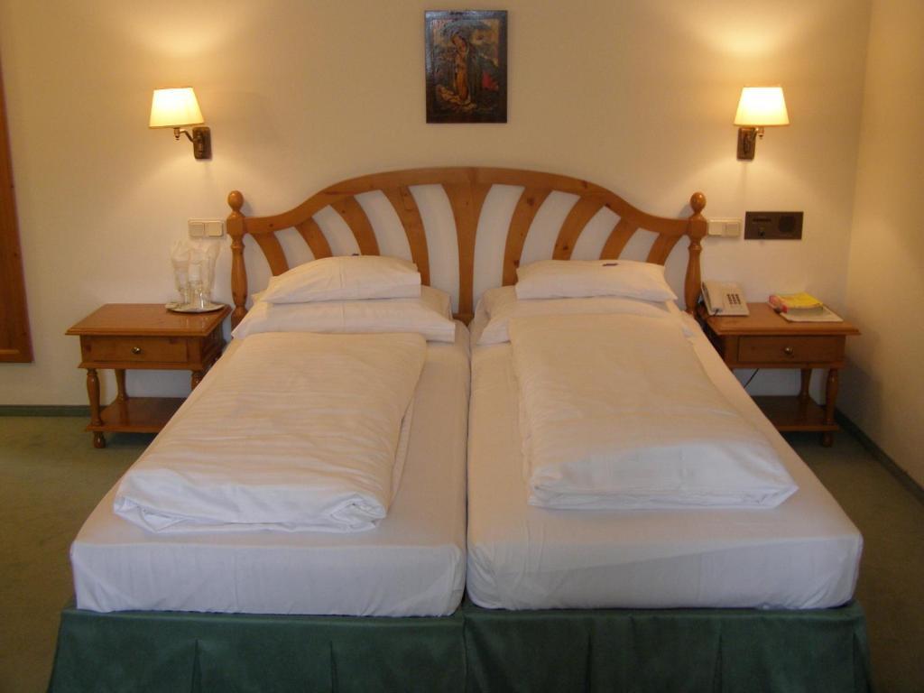 Hotel Landhaus Fuhrgassl-Huber Βιέννη Δωμάτιο φωτογραφία